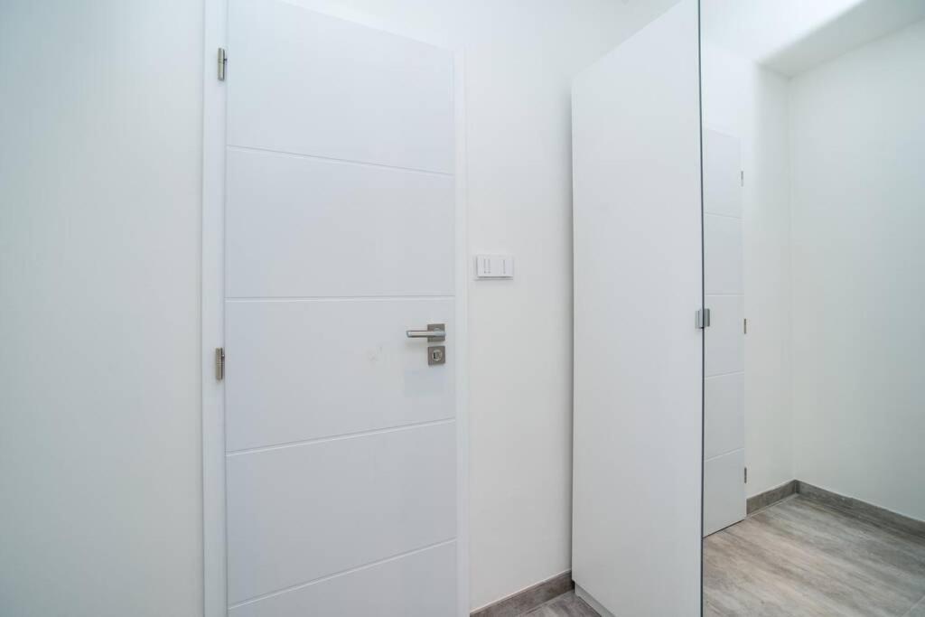 Old Town 1 Bedroom Oasis With Ac And Double Shower براغ المظهر الخارجي الصورة